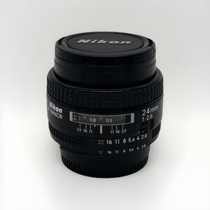 Nikon AF Nikkor 24mm f2.8 W/ Caps